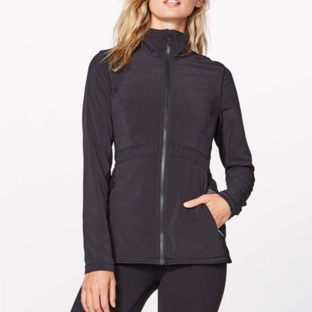 Black Round Ruched Full Zip Lululemon Jacket size 4